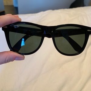 Authentic Ray Ban original Wayfarer sunglasses